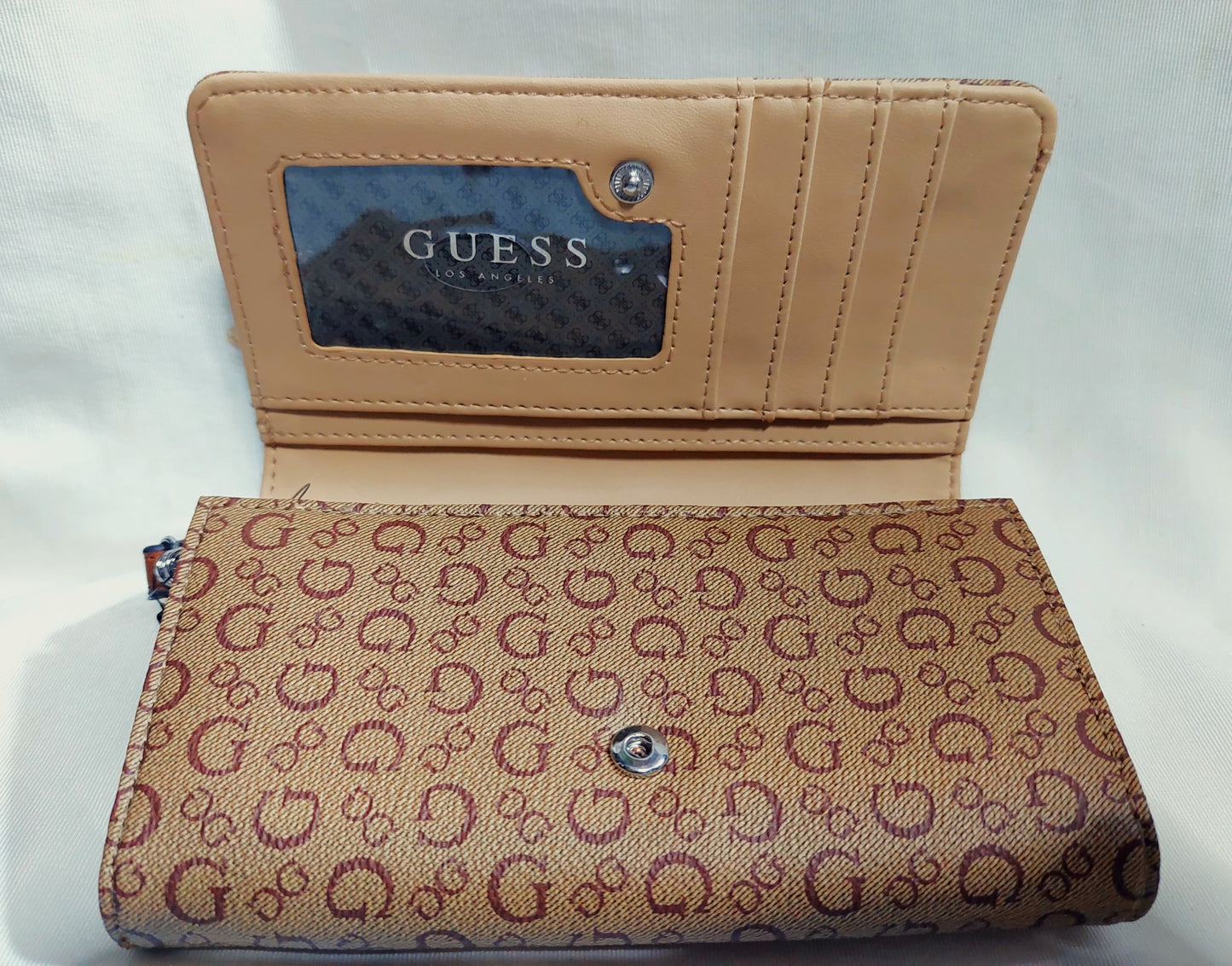 Billetera guess para mujer Style SV826342