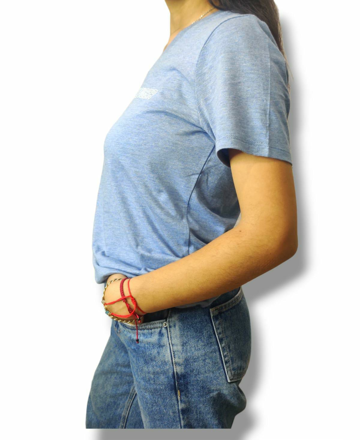 Polo casual de mujer color celeste de la marca Tommy Hilfiger