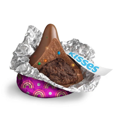 Hershey's Kisses Brownie Arcoíris, Paquete de chocolates con sabor a brownie y chispas de colores- 255g