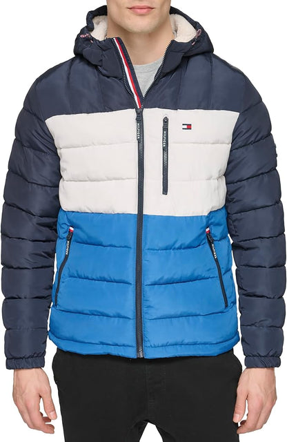 Tommy Hilfiger Chaqueta acolchada resistente al agua con capucha y forro sherpa de peso medio para hombre, Hilfiger Azul
