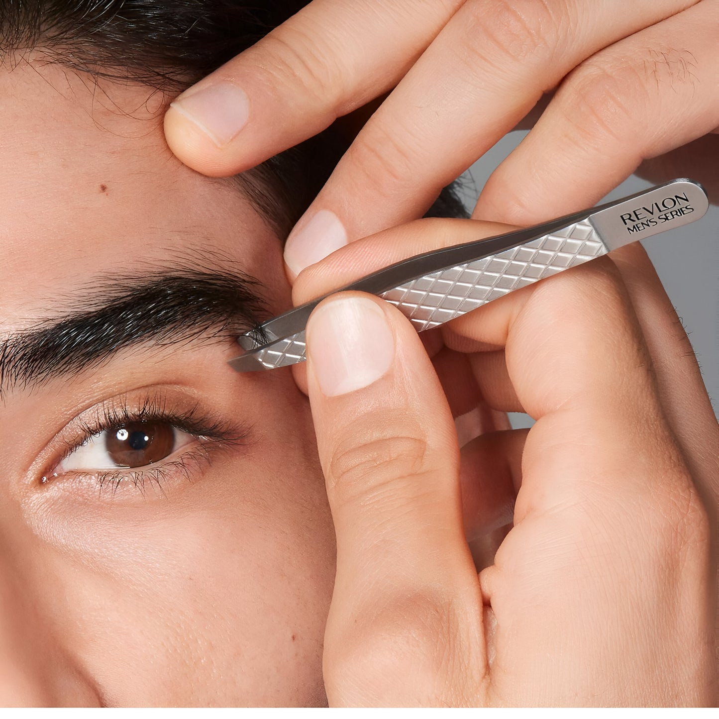 Pinzas para depilación de cejas de Revlon, serie para hombres