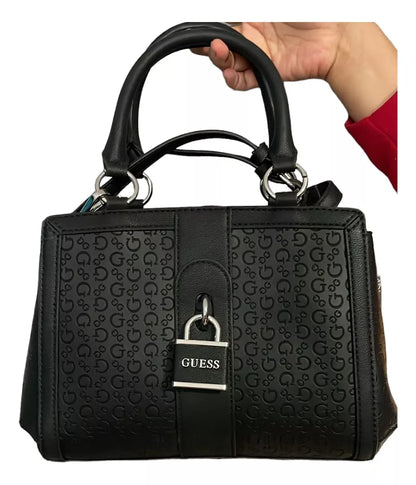 Bolso Guess para dama, con diseño de candado - NEGRO + CORREA - LARSA