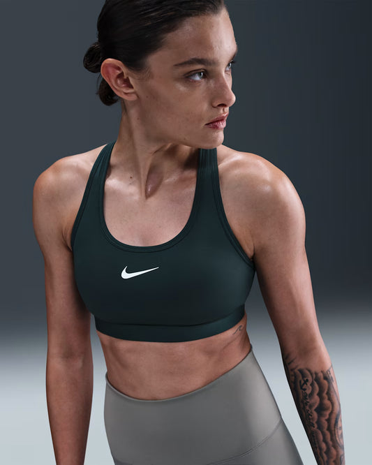 Nike Swoosh Support / Sujetador deportivo acolchado para mujer Color Verde Alga