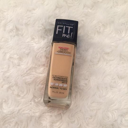 FIT ME DEWY + SMOOTH DE MAYBELLINE