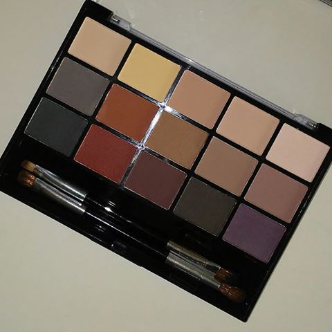 Hard Candy - Look Pro Matte Eyeshadow Palette