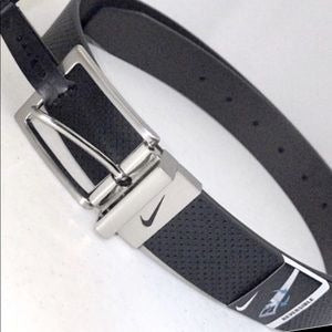 Cinturon Nike - Perforado reversible para hombre