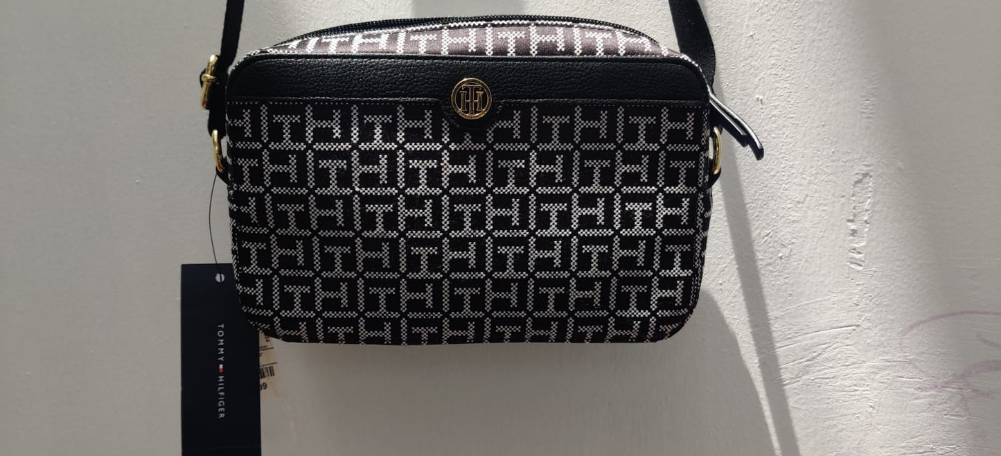 Tommy Hilfiger Yvette II - Bolso cruzado con monograma cuadrado jacquard