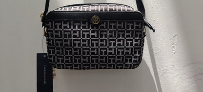 Tommy Hilfiger Yvette II - Bolso cruzado con monograma cuadrado jacquard